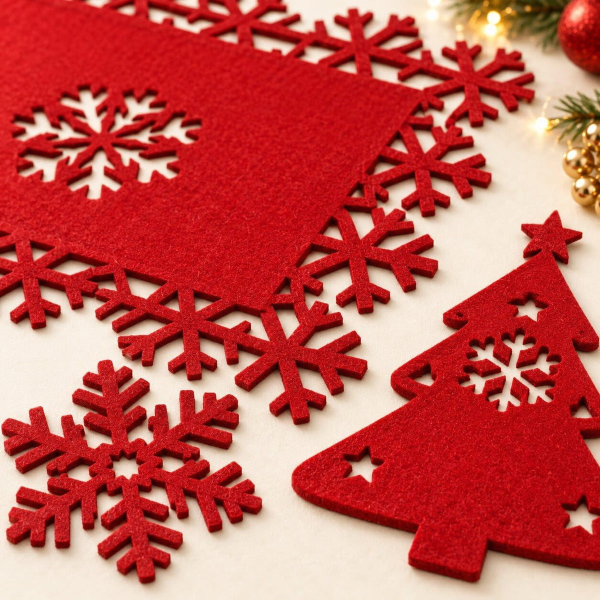 24 Pcs Red and Green Christmas Felt Place Mats and Coasters Set | Snowflake Table Mats with Laser Cut Design, Heat Resistant Non Slip Dining Table Decor for Winter Holiday Dinner Party